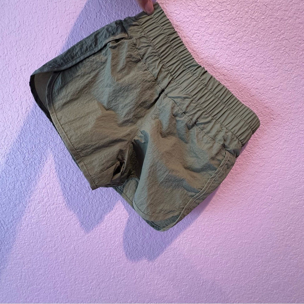 Gianni Bini GB girls army green girls athletic shorts with liner